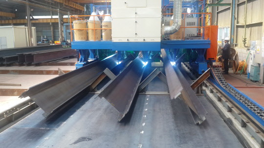 프리미엄 건설자재 브랜드이노빌트 제품인 Pos-H (맞춤형 용접형강). <포스코 제공>